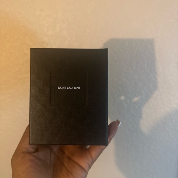 Saint Laurent - Picture 5 of 9